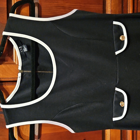 Black Sleeveless Dress, White Trim, Gold Buttons, Sz Med, Classic Look - Picture 2 of 9